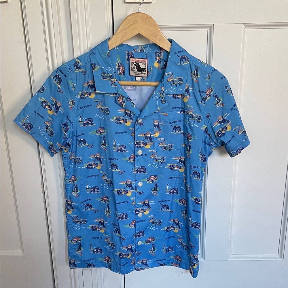 Black Dog Blue Short-Sleeve Button-Up Shirt with Beach Print